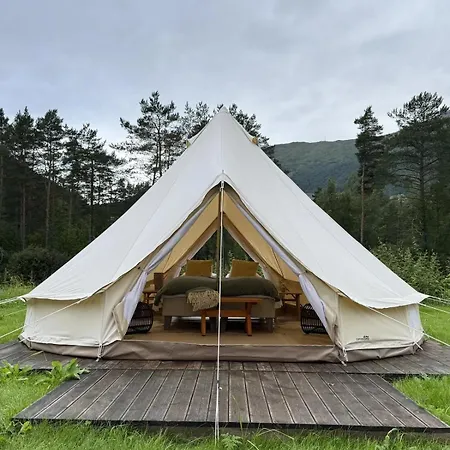 Dom wakacyjny Glamping And Retreat - Telt 2 Vakker Glampingplass Med Landlig -midt I Ren Og Gronn Valldal