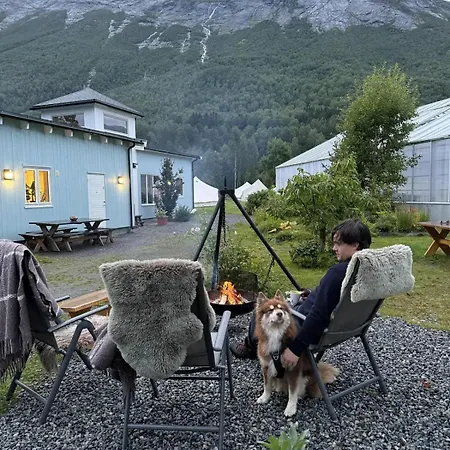 Glamping And Retreat - Telt 2 Vakker Glampingplass Med Landlig -midt I Ren Og Gronn Dom wakacyjny Valldal
