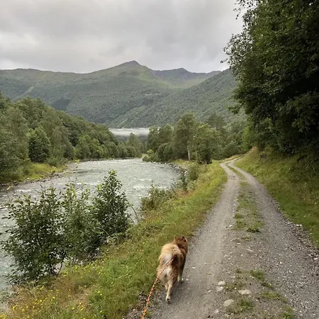 Dom wakacyjny Glamping And Retreat - Telt 2 Vakker Glampingplass Med Landlig -midt I Ren Og Gronn